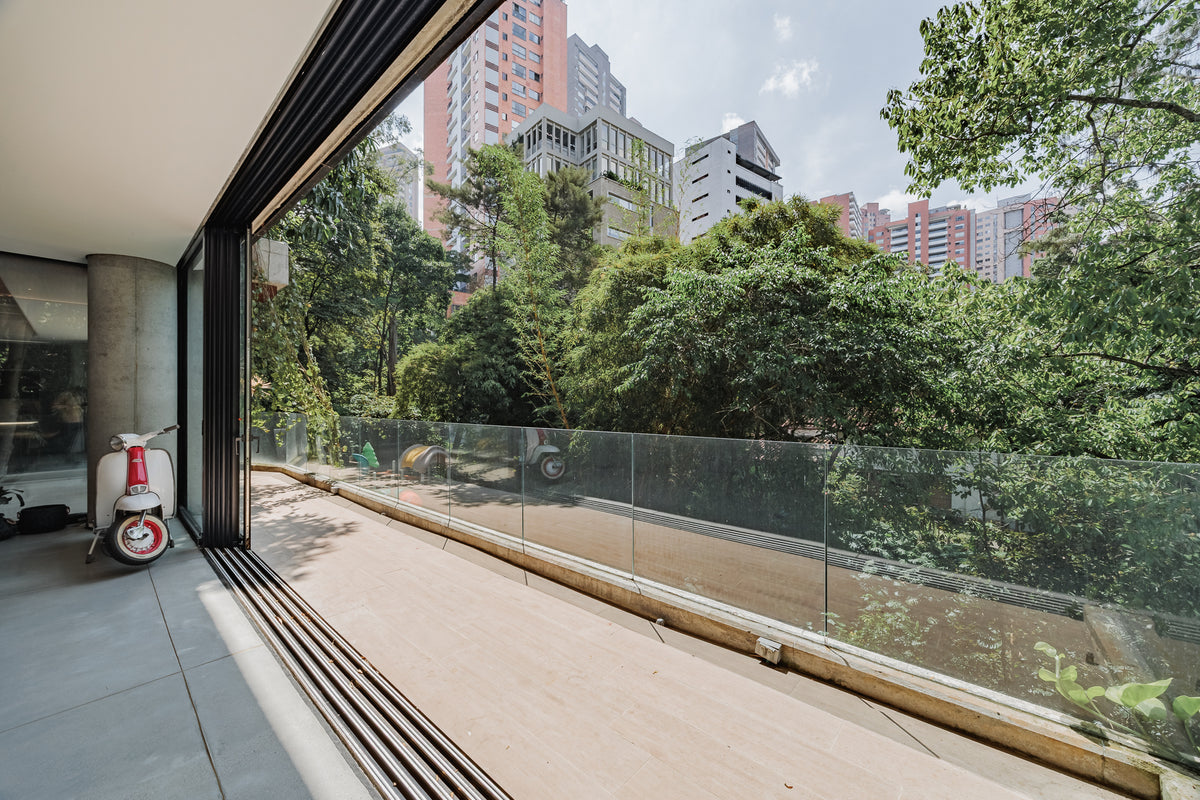 Apartamento Boutique con Terraza Sector Vizcaya 3 BR