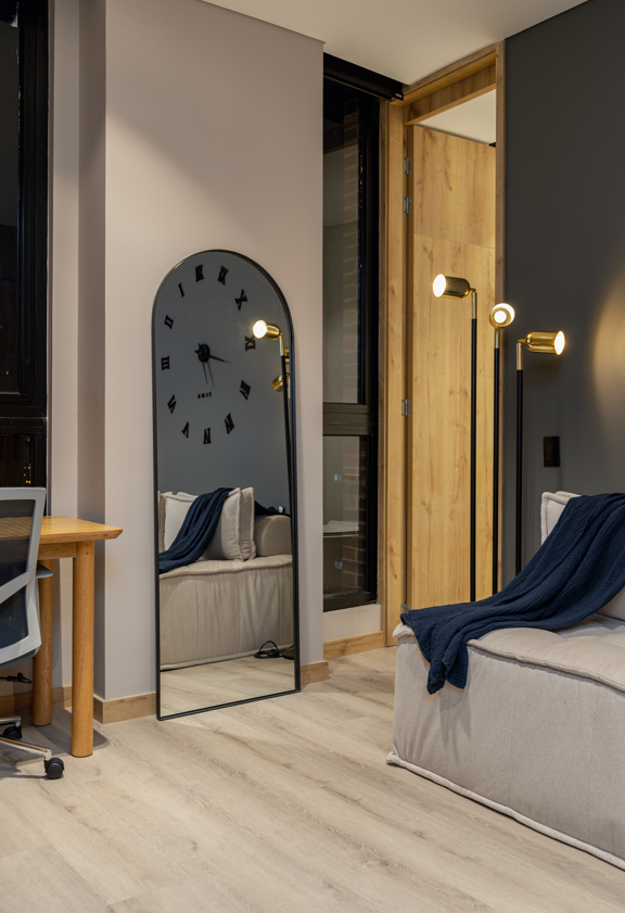 Apartamento amplio en Milla de Oro con entorno natural y excelente ubicación