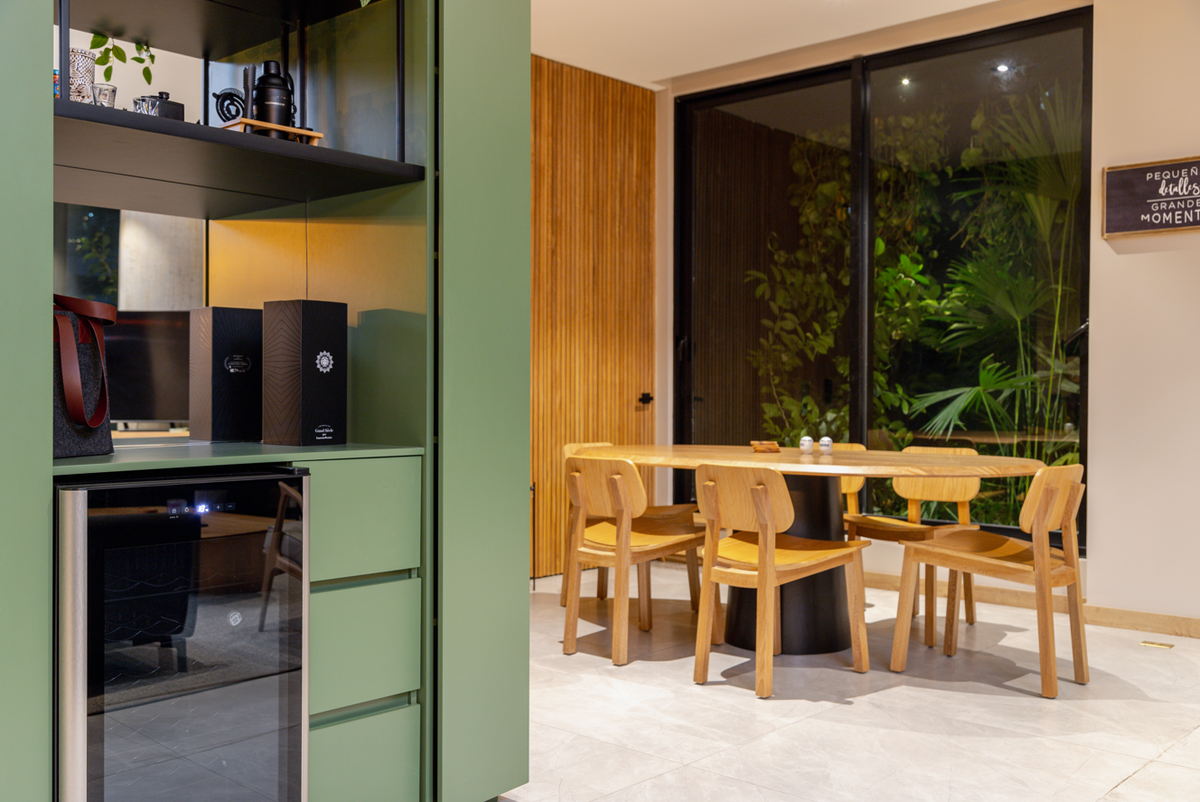 Apartamento amplio en Milla de Oro con entorno natural y excelente ubicación