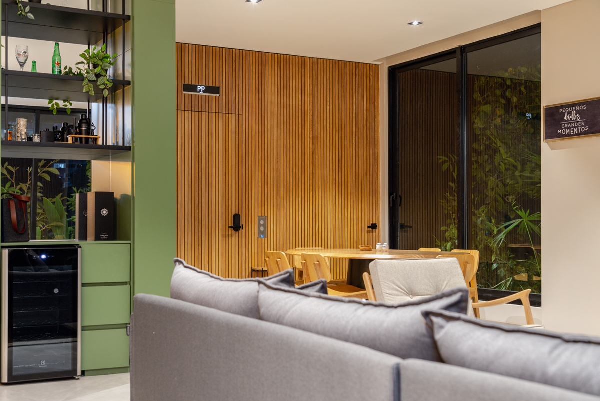 Apartamento amplio en Milla de Oro con entorno natural y excelente ubicación