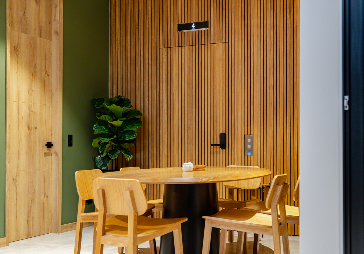 Apartamento amplio en Milla de Oro con entorno natural y excelente ubicación