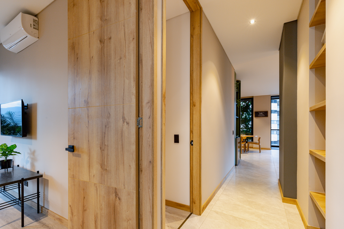 Apartamento amplio en Milla de Oro con entorno natural y excelente ubicación