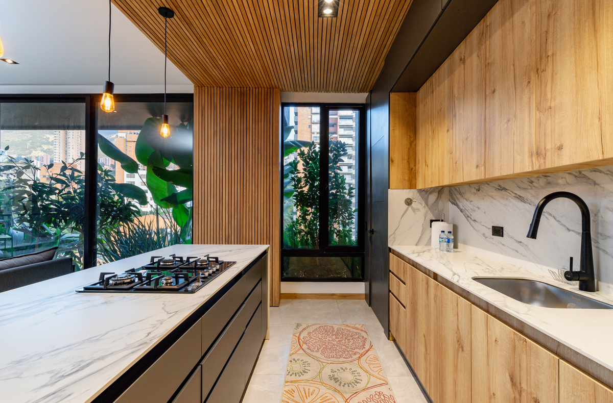 Apartamento amplio en Milla de Oro con entorno natural y excelente ubicación