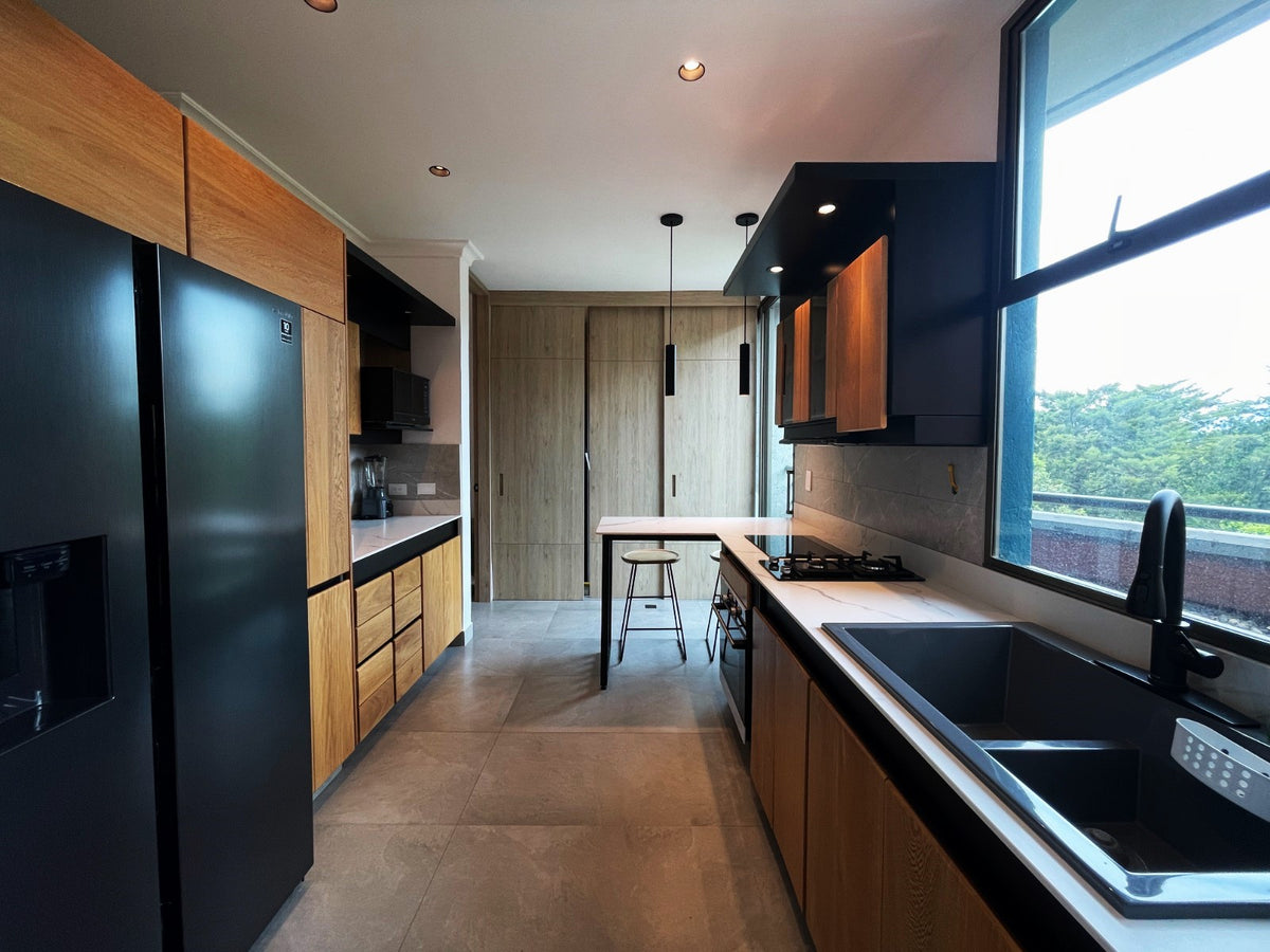 Apartamento 2 BR Sector Poblado Alto con vista panorámica + 1 BR de servicio