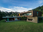 Casa con Lote independiente en Condominio Privado en el Poblado| 8.900 m² de Lote