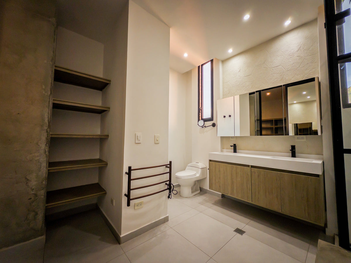 Apartamento en Vizcaya, El Poblado | 3 habitaciones y cocina Integrada