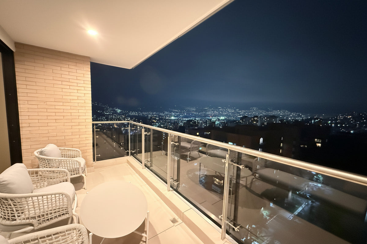 Apartamento moderno en El Poblado Transversal Inferior | 2 habitaciones | Balcón con vista Panorámica
