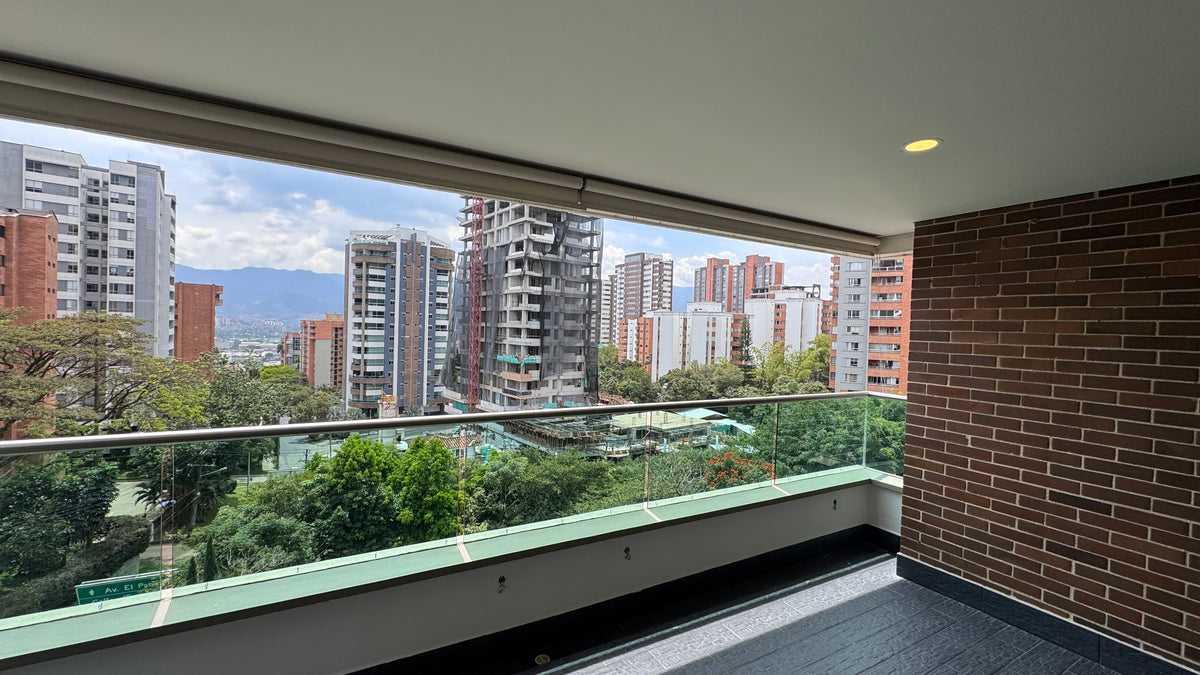 Apartamento en Castropol, El Poblado – Comodidad, Vista Espectacular y Ubicación Estratégica