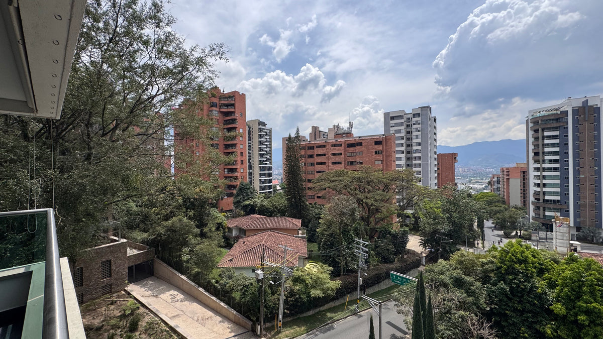 Apartamento en Castropol, El Poblado – Comodidad, Vista Espectacular y Ubicación Estratégica
