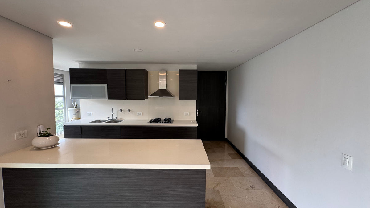 Apartamento en Castropol, El Poblado – Comodidad, Vista Espectacular y Ubicación Estratégica