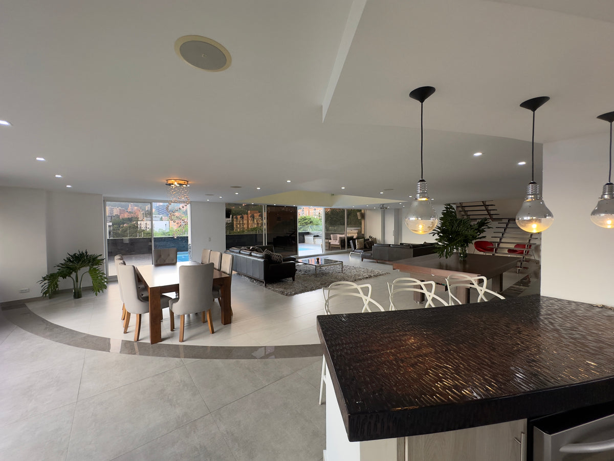 Apartamento Duplex sector Los Balsos con piscina privada 4 BR