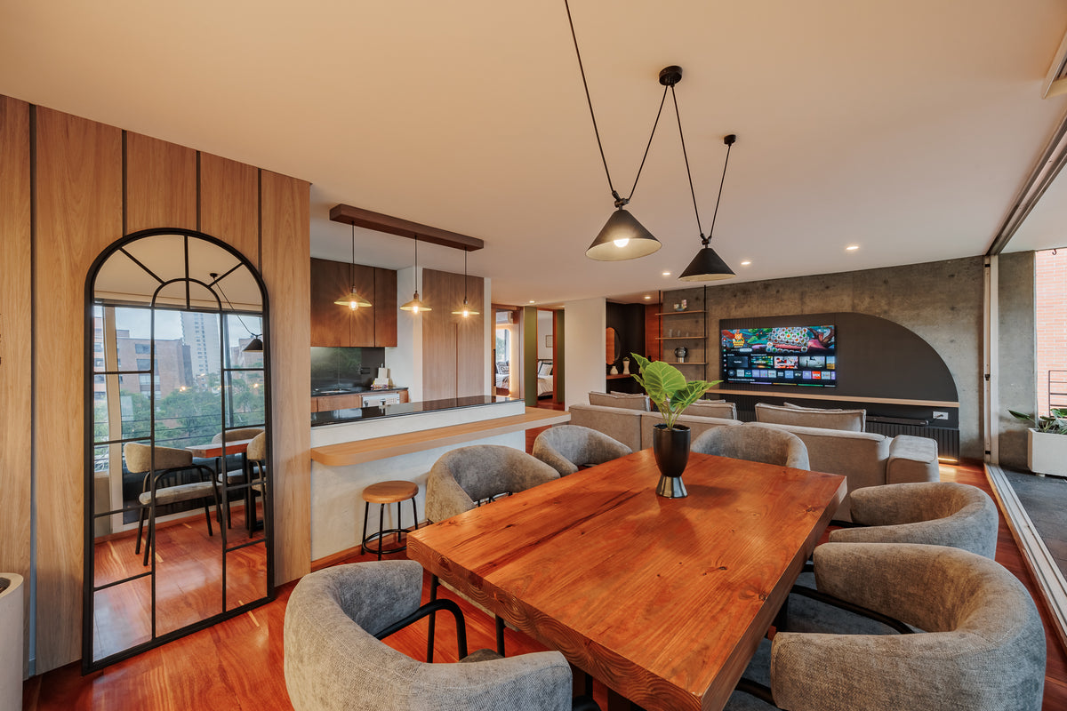 Apartamento amoblado en Provenza, El Poblado, con balcón tipo terraza y 3 habitaciones
