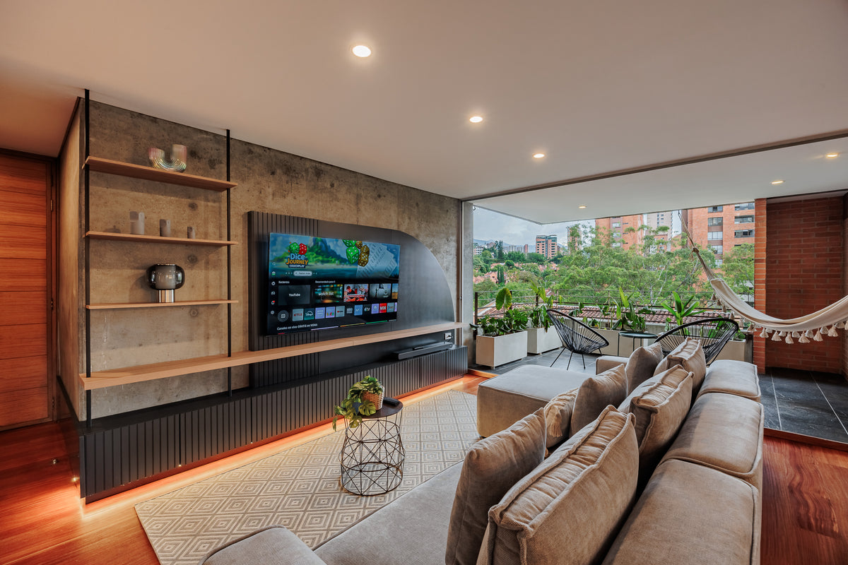 Apartamento amoblado en Provenza, El Poblado, con balcón tipo terraza y 3 habitaciones