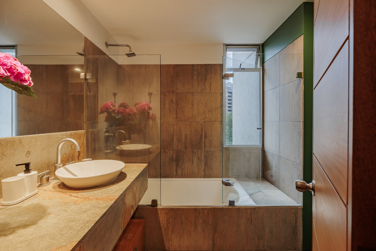 Apartamento en Provenza parte tranquila con aire acondicionado y diseño 3 BR