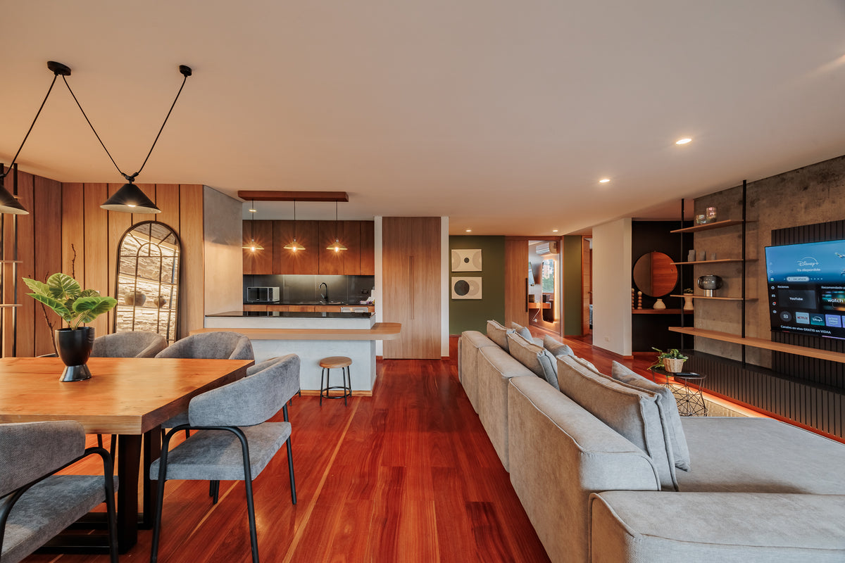 Apartamento amoblado en Provenza, El Poblado, con balcón tipo terraza y 3 habitaciones