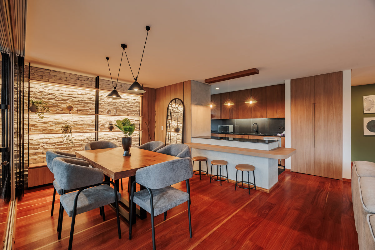Apartamento amoblado en Provenza, El Poblado, con balcón tipo terraza y 3 habitaciones