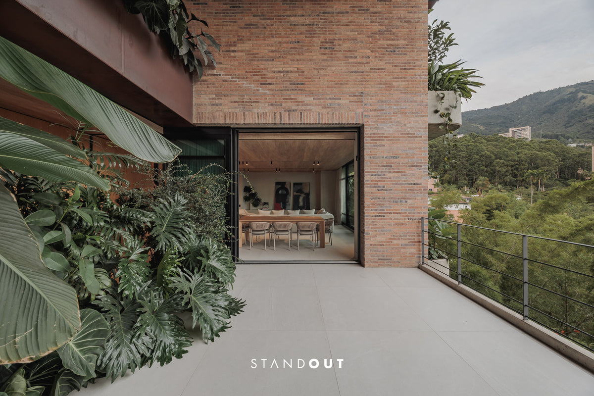 Penthouse en El Poblado con piscina privada, vista a la ciudad y acabados de lujo