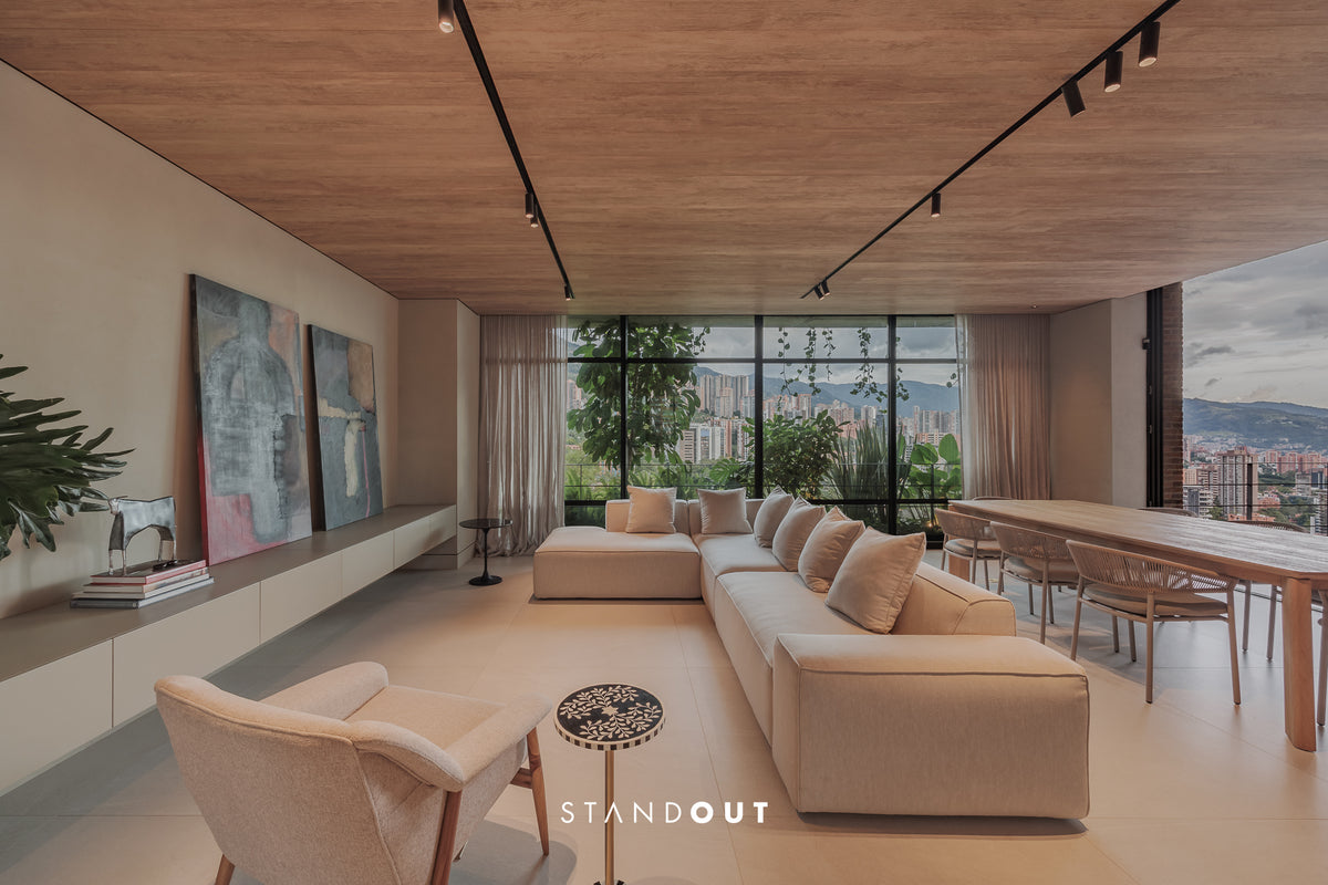 Penthouse en El Poblado con piscina privada, vista a la ciudad y acabados de lujo