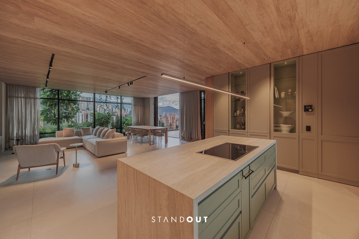 Penthouse en El Poblado con piscina privada, vista a la ciudad y acabados de lujo