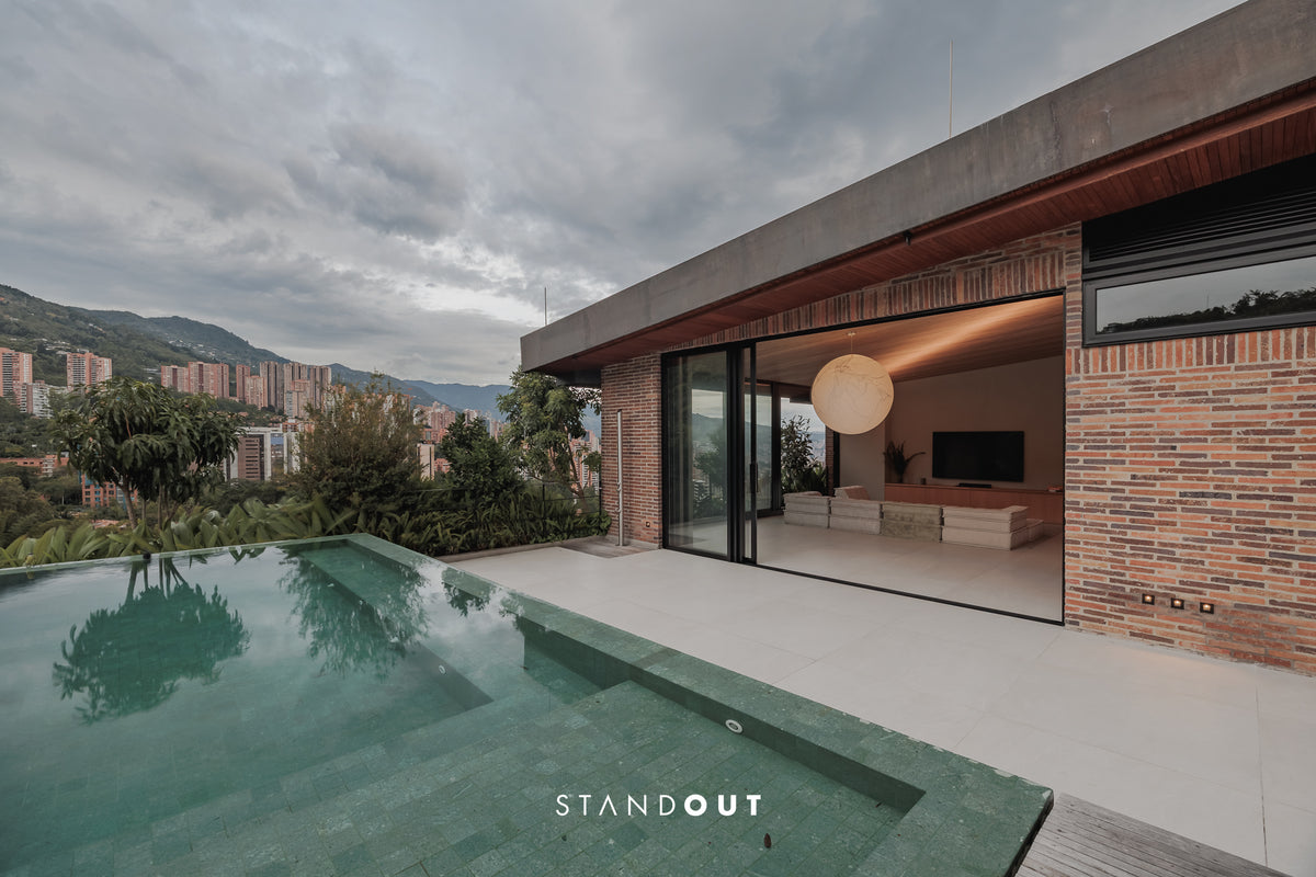 Penthouse en El Poblado con piscina privada, vista a la ciudad y acabados de lujo