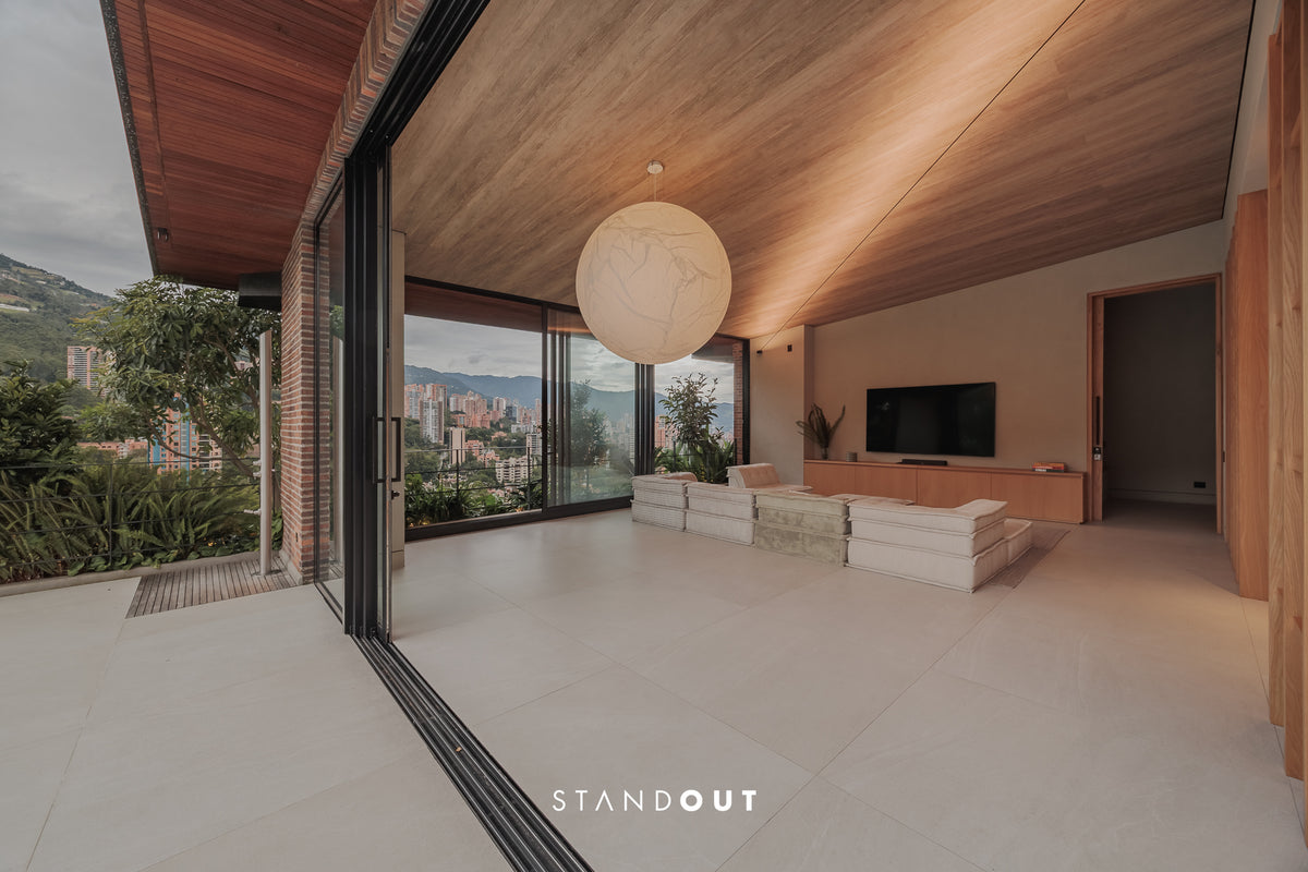 Penthouse en El Poblado con piscina privada, vista a la ciudad y acabados de lujo