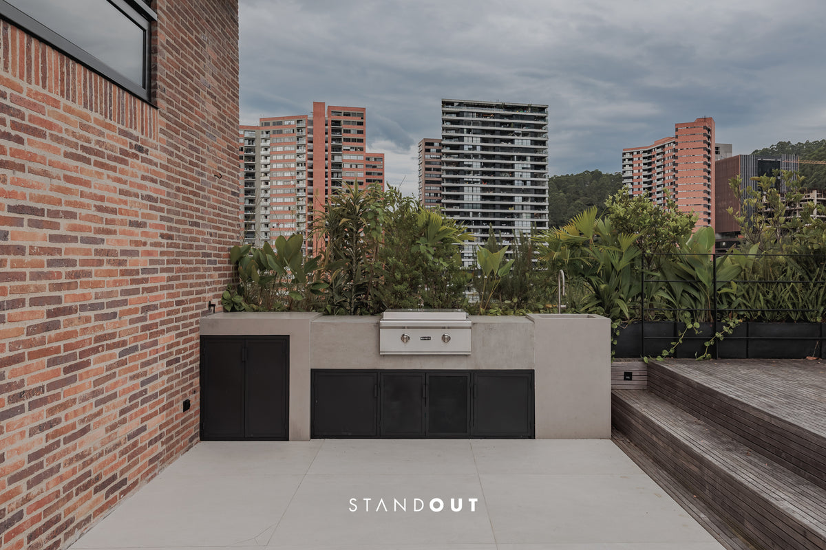 Penthouse en El Poblado con piscina privada, vista a la ciudad y acabados de lujo