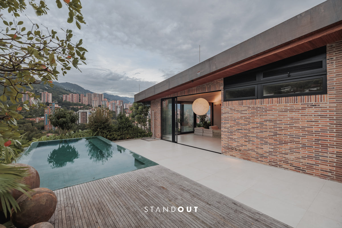 Penthouse en El Poblado con piscina privada, vista a la ciudad y acabados de lujo