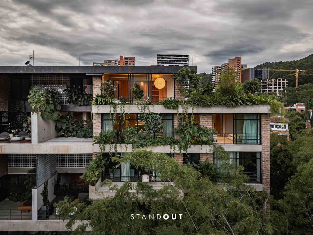 Penthouse en El Poblado con piscina privada, vista a la ciudad y acabados de lujo