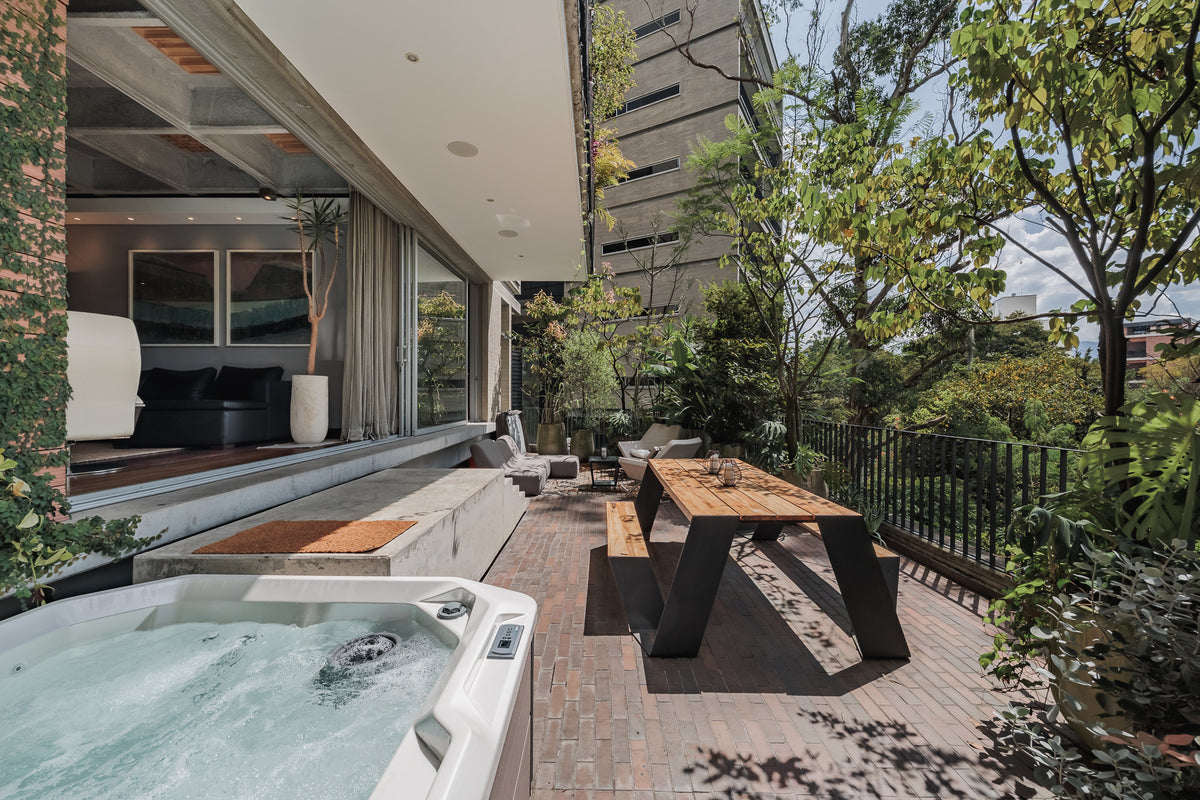 Apartamento 1BR con Terraza y Jacuzzi en Las Lomas, a 5 Min de Provenza