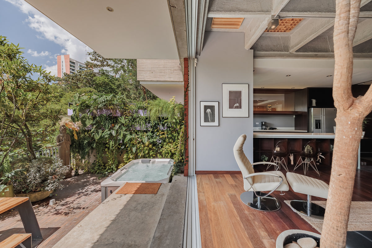 Apartamento 1BR con Terraza y Jacuzzi en Las Lomas, a 5 Min de Provenza