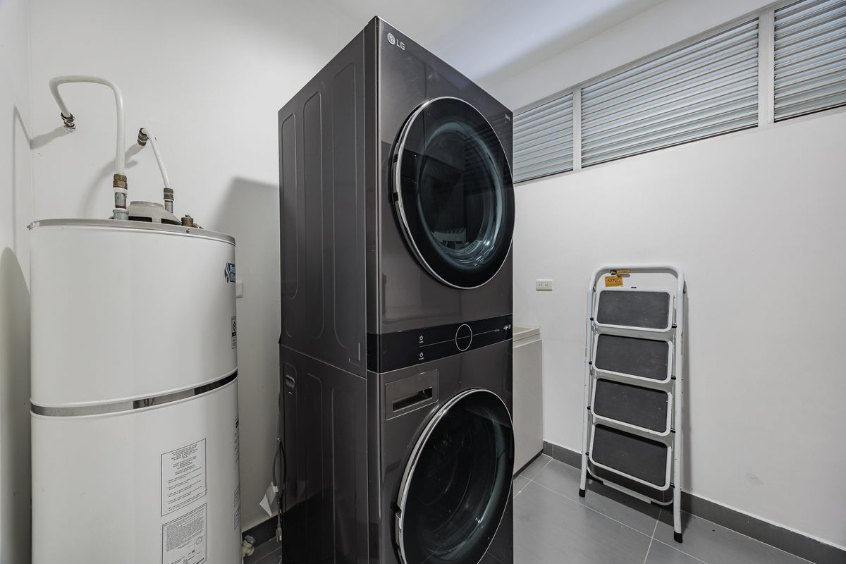 Apartamento 1BR con Terraza y Jacuzzi en Las Lomas, a 5 Min de Provenza