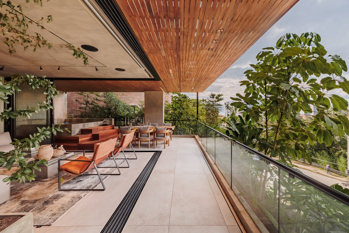 Duplex Apartment in Club Campestre Sector, 3 BR with Jacuzzi