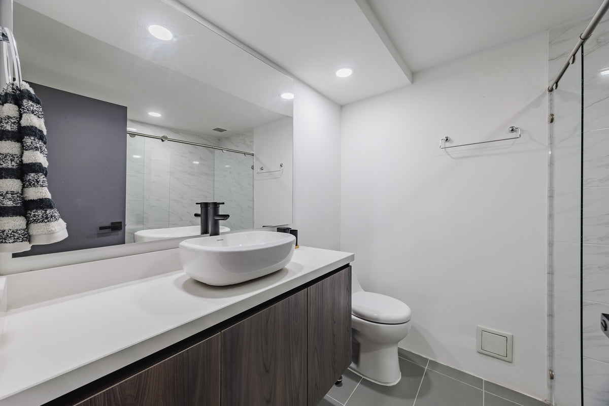 Apartamento Moderno con vista verde & A/C Sector Milla de Oro