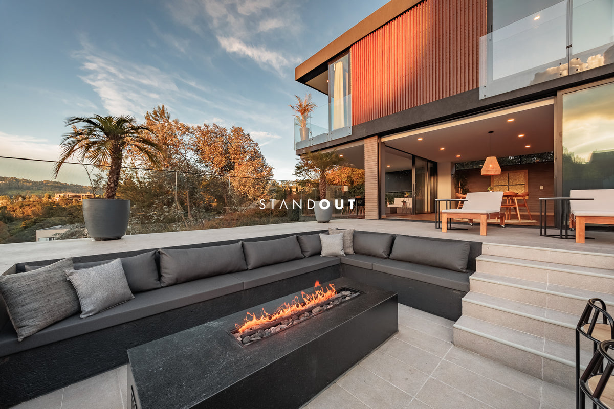 Casa moderna en Alto de las Palmas con vista al lago, piscina climatizada y diseño de lujo