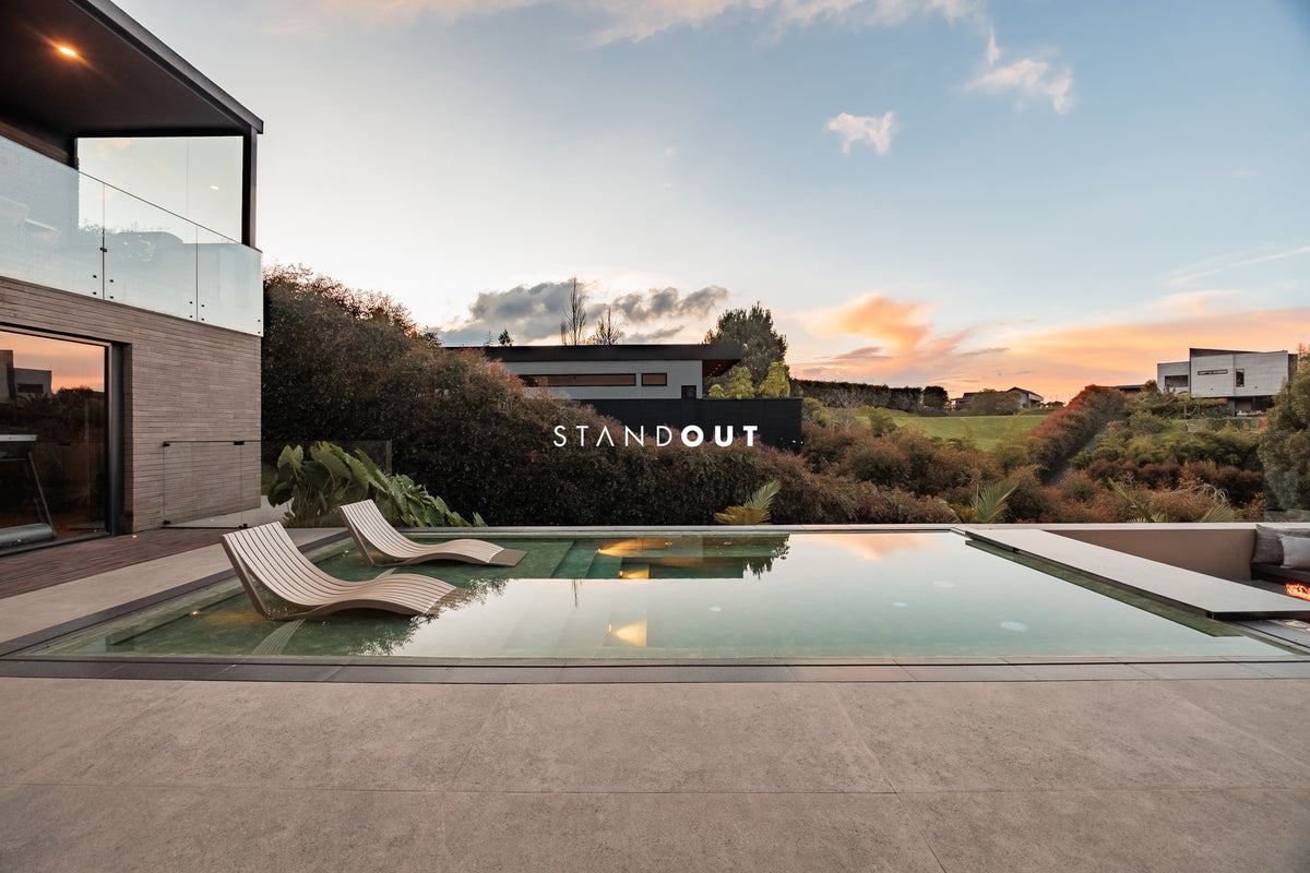 Casa moderna en Alto de las Palmas con vista al lago, piscina climatizada y diseño de lujo