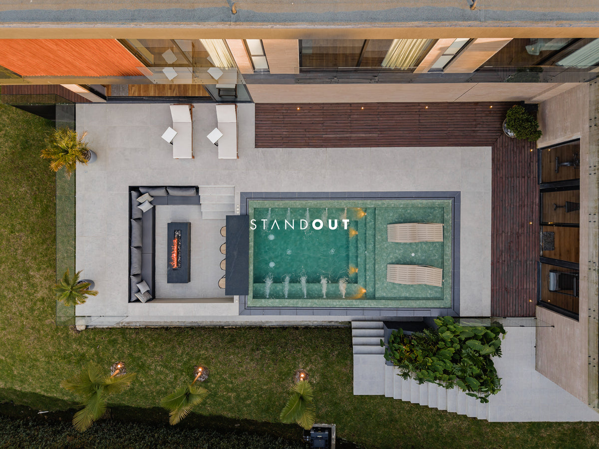 Casa moderna en Alto de las Palmas con vista al lago, piscina climatizada y diseño de lujo