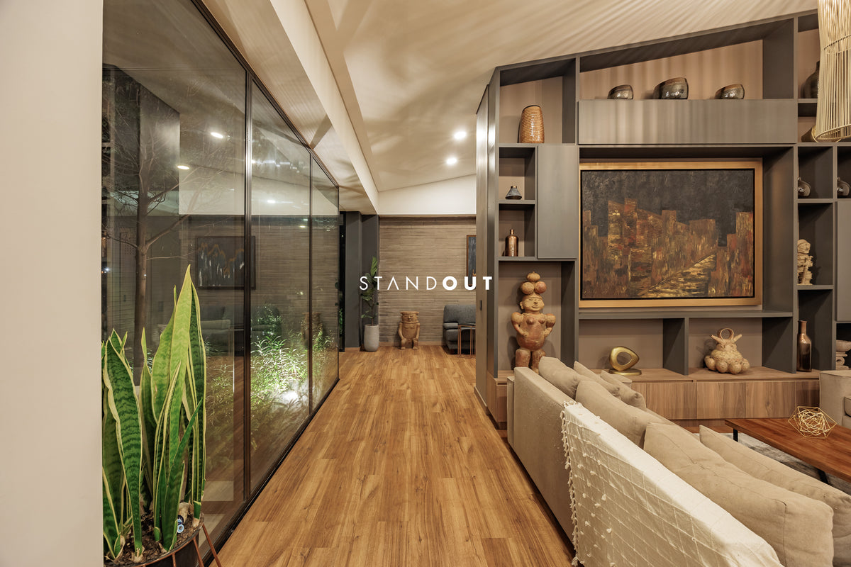 Casa moderna en Alto de las Palmas con vista al lago, piscina climatizada y diseño de lujo