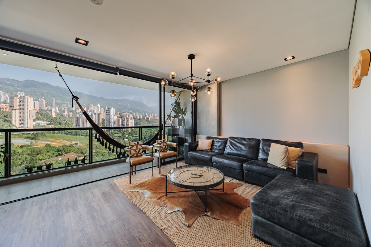 Amplio Apartamento con A/C & Balcón con vista Panorámica Sector Milla de Oro 1 BR