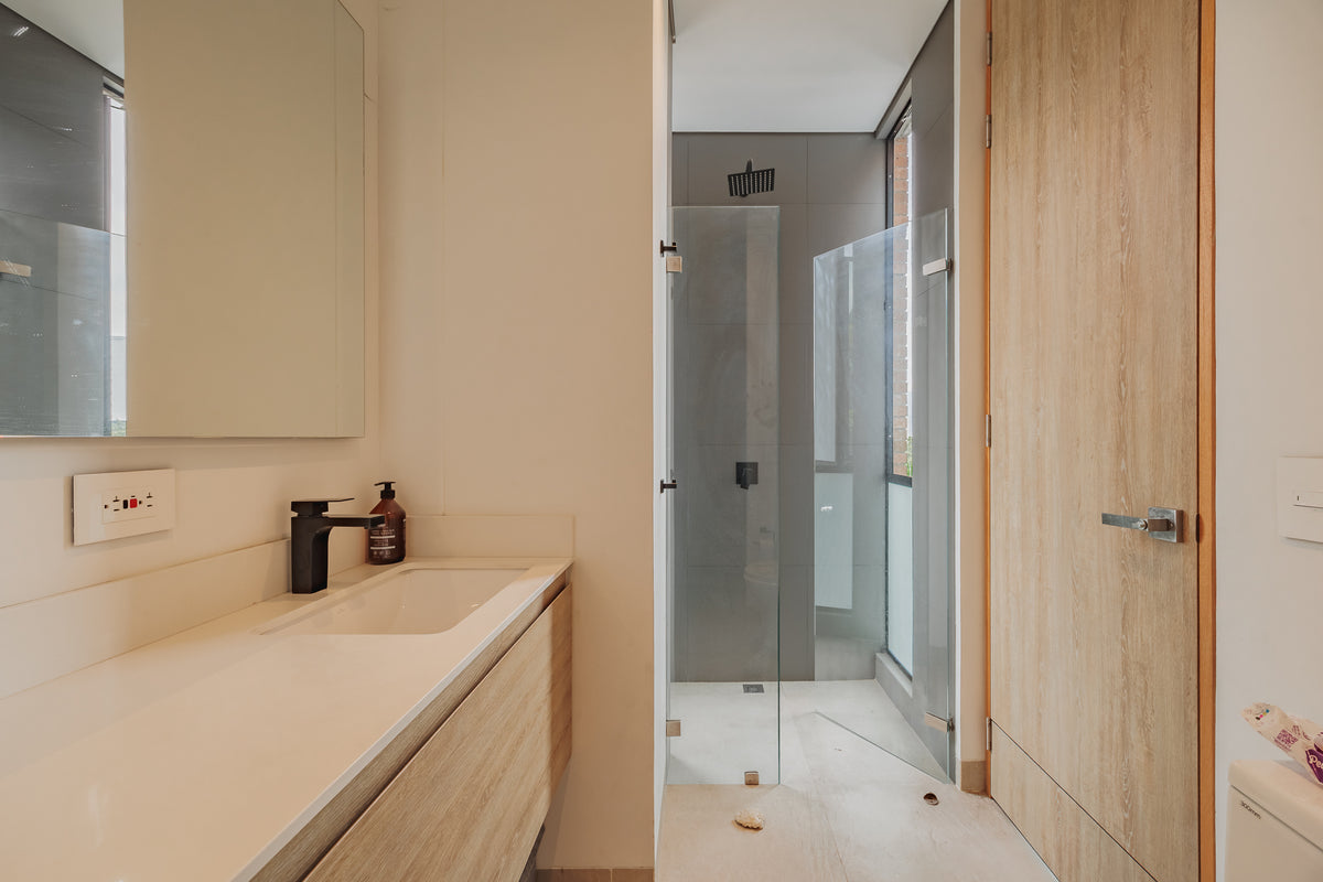 Apartamento Boutique 3BR con Terraza en Club Campestre – Diseño y Exclusividad en El Poblado