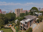 Casa en construcción (75%) La Calera, El Poblado – Lote 1.523 m² y 680 m² construidos
