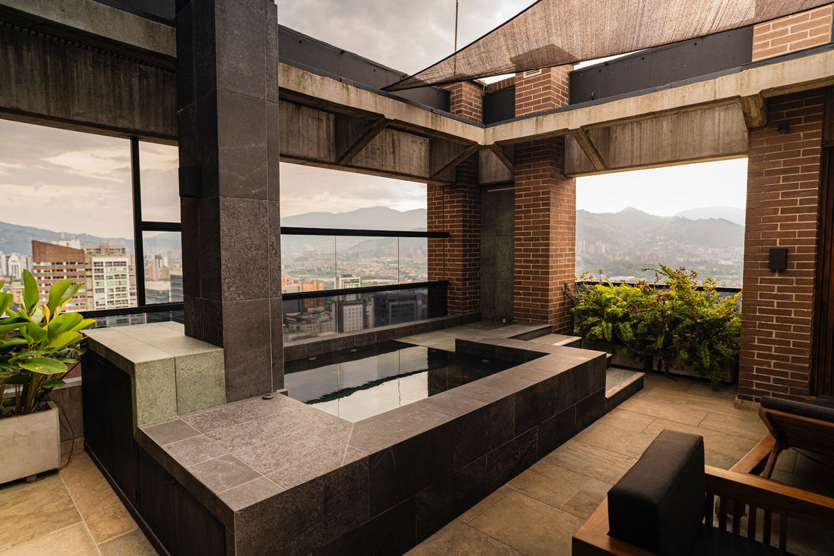 Penthouse Exclusivo con Terraza y Jacuzzi 1 BR Sector Loma de los Parra