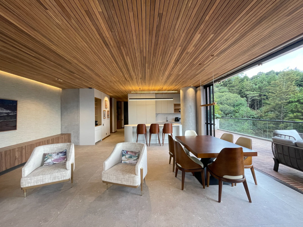 Apartamento con balcón y vista a Medellín, Sector El Tesoro