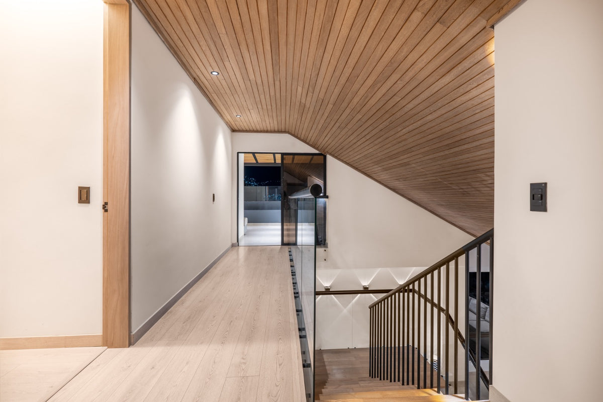 Remodeled Apartment with Terrace & Jacuzzi Sector Castropol 5 BR