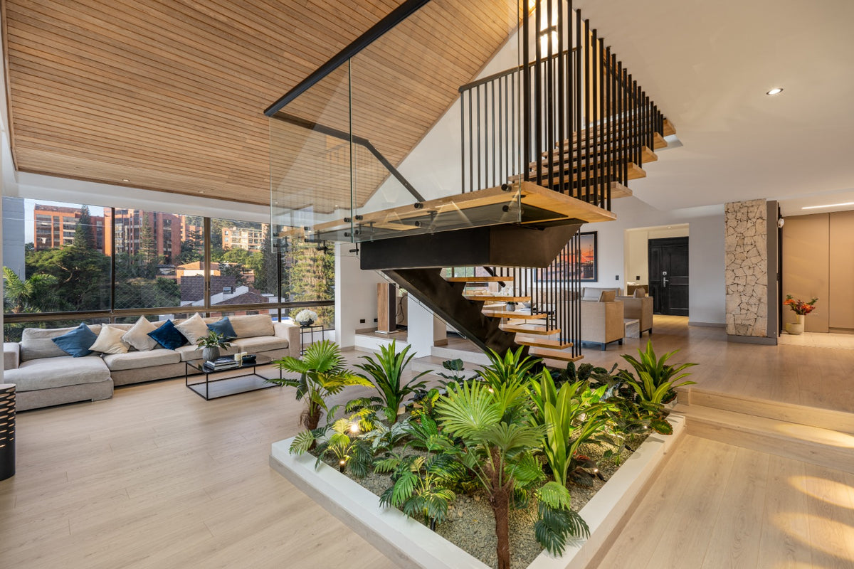 Remodeled Apartment with Terrace & Jacuzzi Sector Castropol 5 BR