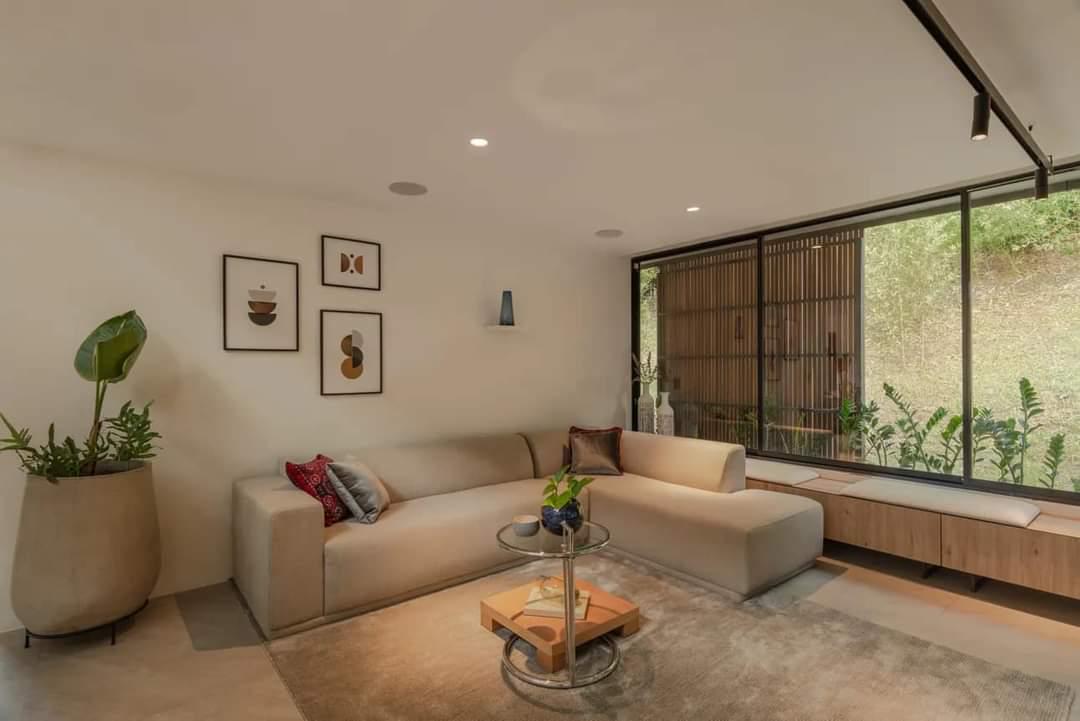 Exclusiva Casa en Los Balsos – Diseño Contemporáneo, Naturaleza y Lujo en Medellín