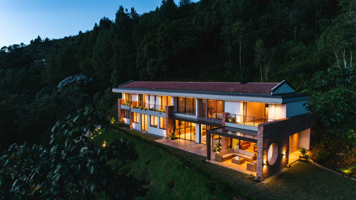 Casa de Lujo con Dos Viviendas en Las Palmas – Exclusividad, Naturaleza y Tecnología