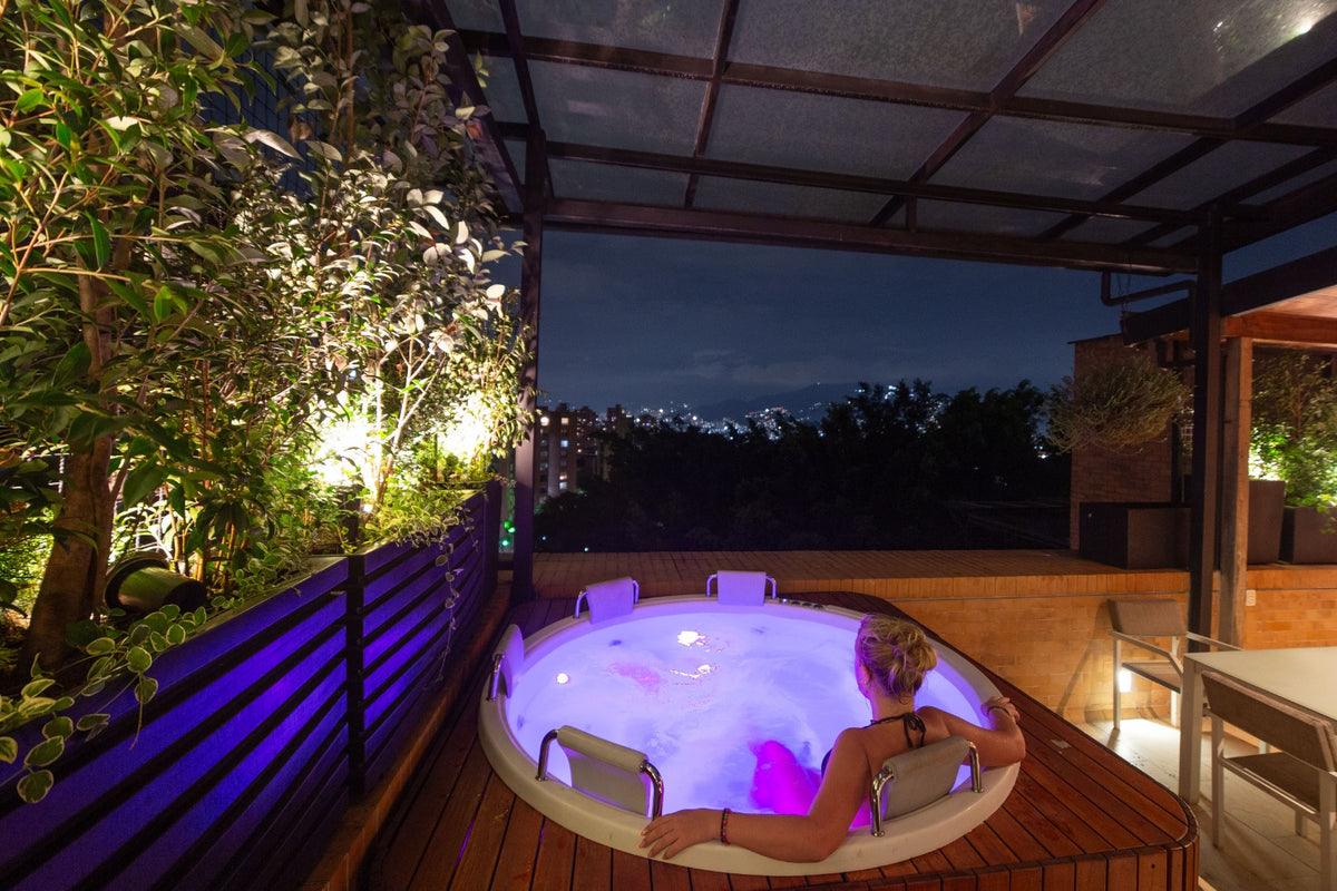 Penthouse Duplex con Rooftop, Jacuzzi & Turco Sector Provenza 3 BR