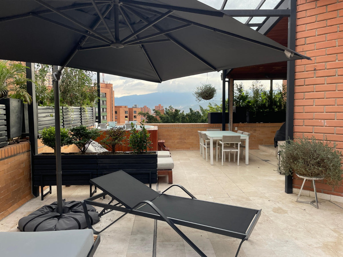 Penthouse Duplex con Rooftop, Jacuzzi & Turco Sector Provenza 3 BR