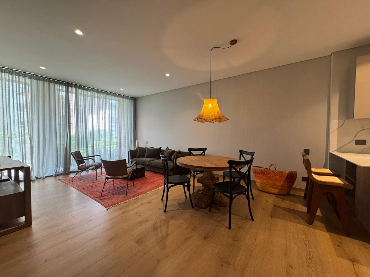 Apartamento con balcón tipo Terraza y Zonas Comunes de Lujo en Castropol, El Poblado