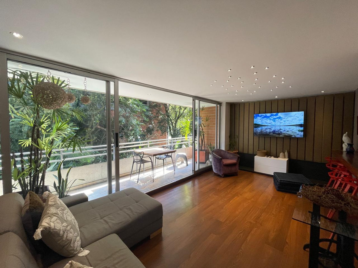 Apartamento con vista verde Sector El Tesoro 2 BR